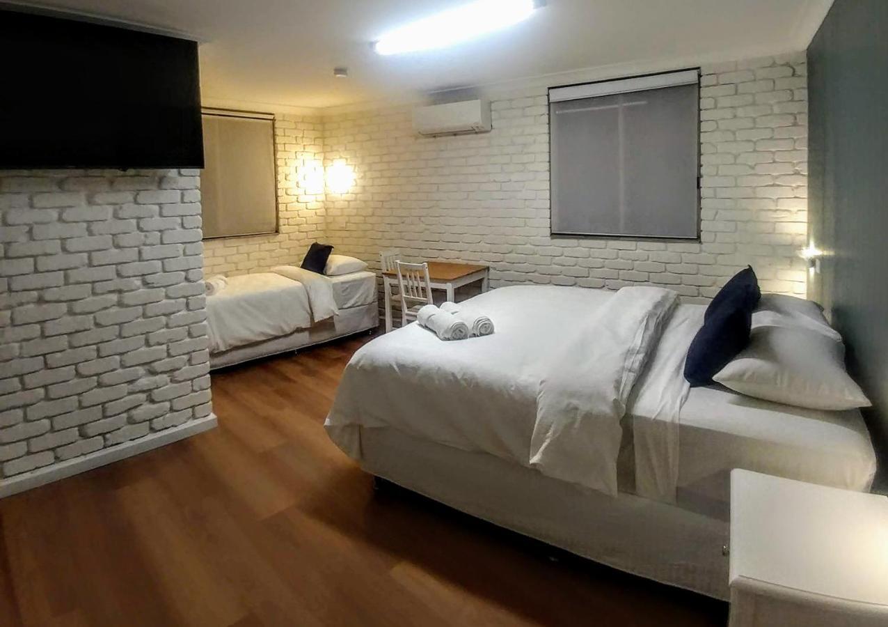 Bay House Motel Bateau Bay Buitenkant foto